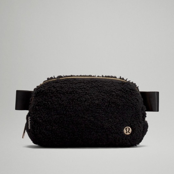 Lululemon - Wear Everywhere Fleece Black Belt Bag - Picture 1 of 4